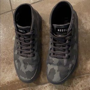 NO BULL - DARK CAMO CANVAS MID TRAINER (WOMEN'S)